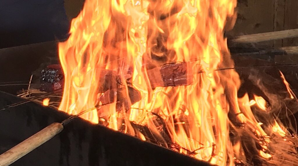 高知のカツオの藁焼き写真