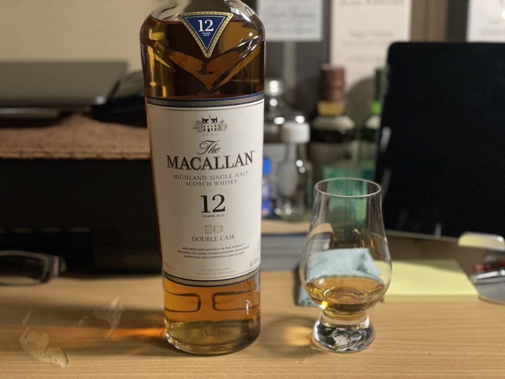 飲みやすさに感動！マッカラン12年ダブルカスク本音レビューとイチゴ